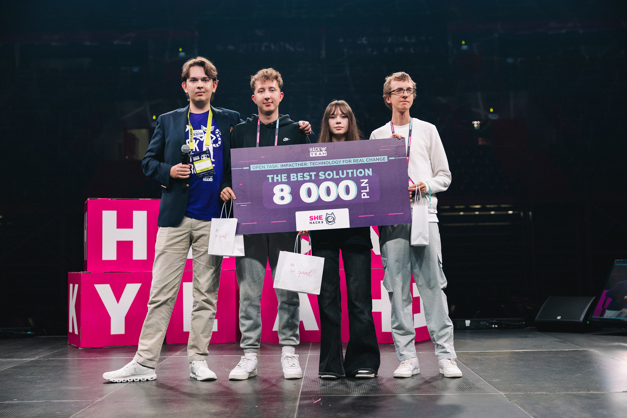 Natalia Kozak z zespołem na HackeYeah 2026
